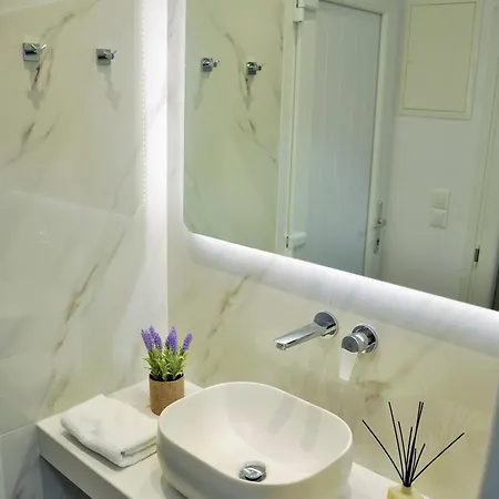 Alexandra Suites & Rooms - Mykonos Port * Mykonos Town