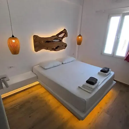 Alexandra Suites & Rooms - Mykonos Port * Mykonos Town