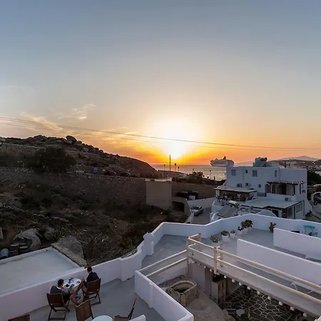 Alexandra Suites & Rooms - Mykonos Port * Mykonos Town