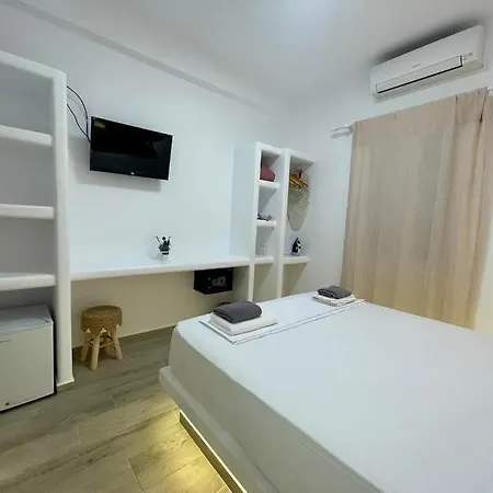 Alexandra & - Mykonos Port