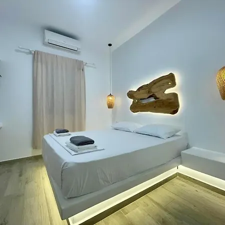 Alexandra & - Mykonos Port