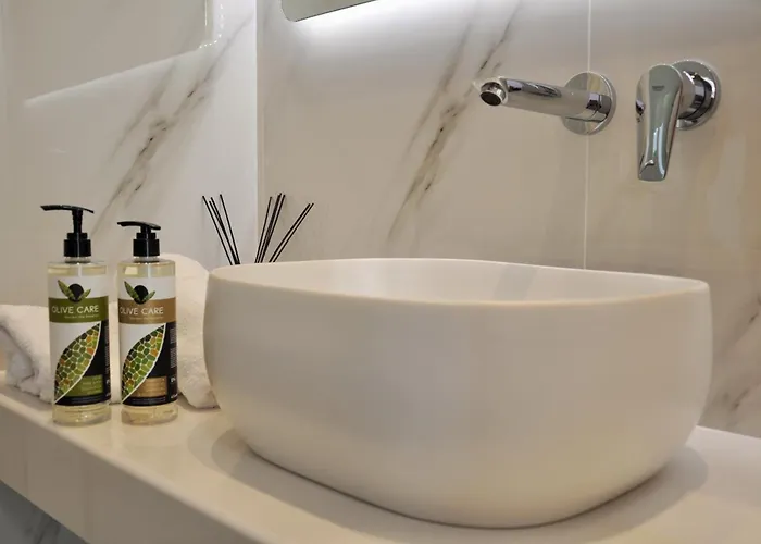 Alexandra & - Mykonos Port